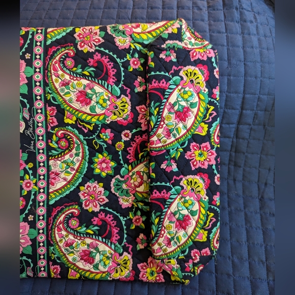 Vera Bradley Tote in Petal Paisley NWOT - Picture 3 of 4